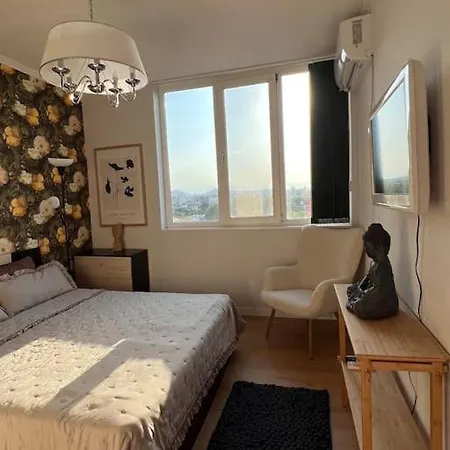 Cozy Boutique In Apartment *