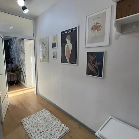 Cozy Boutique In Apartment *